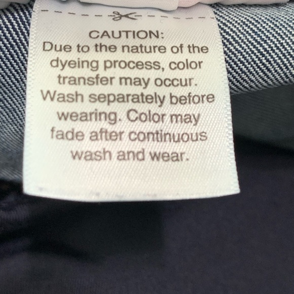 Ingrid & Isabel Maternity |Size 2/26R| Skinny Entubado Jeans w/ Crossover Panel - Picture 10 of 10